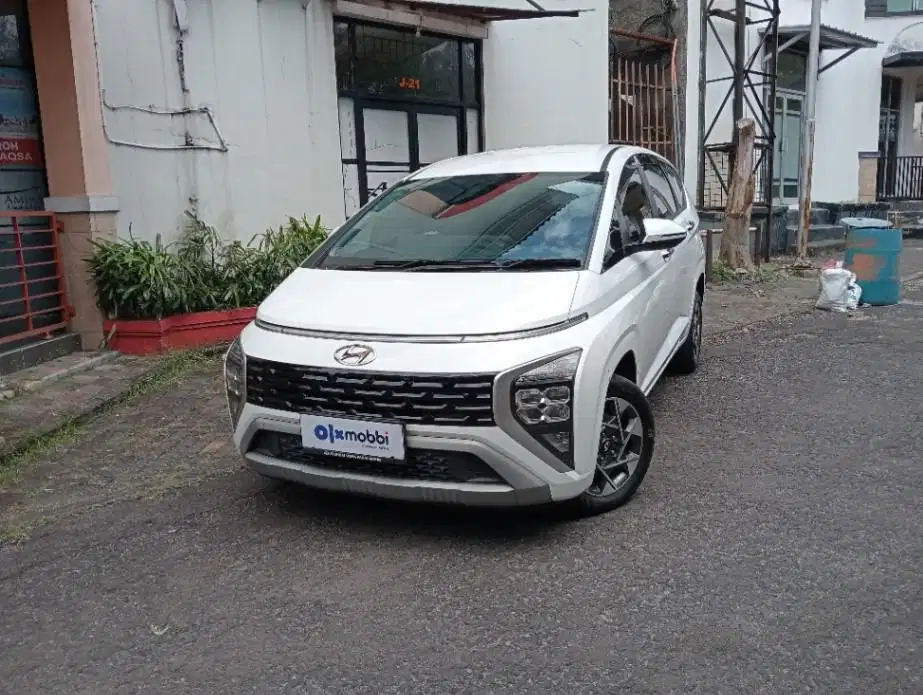 Like New - HYUNDAI STARGAZER 1.5 STYLE BENSIN A/T 2023 PUTIH