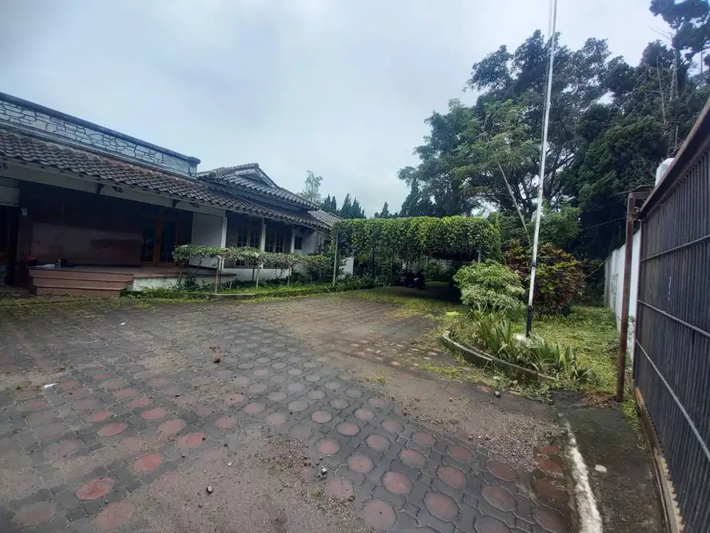 Muraah bawah NJOP, BU! Rumah lama tanah luas di Cipaku Indah Setiabudi