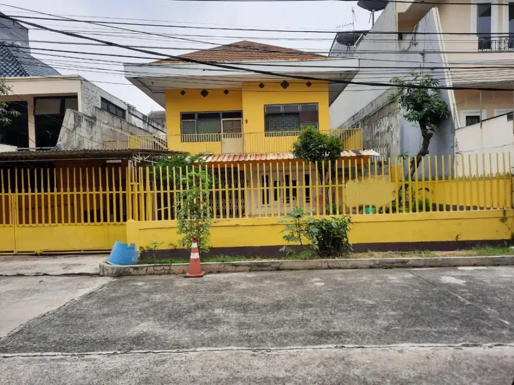DIJUAL RUMAH PLUIT KENCANA, PENJARINGAN, JAKARTA UTARA, 325 m2, 2 LANTAI.