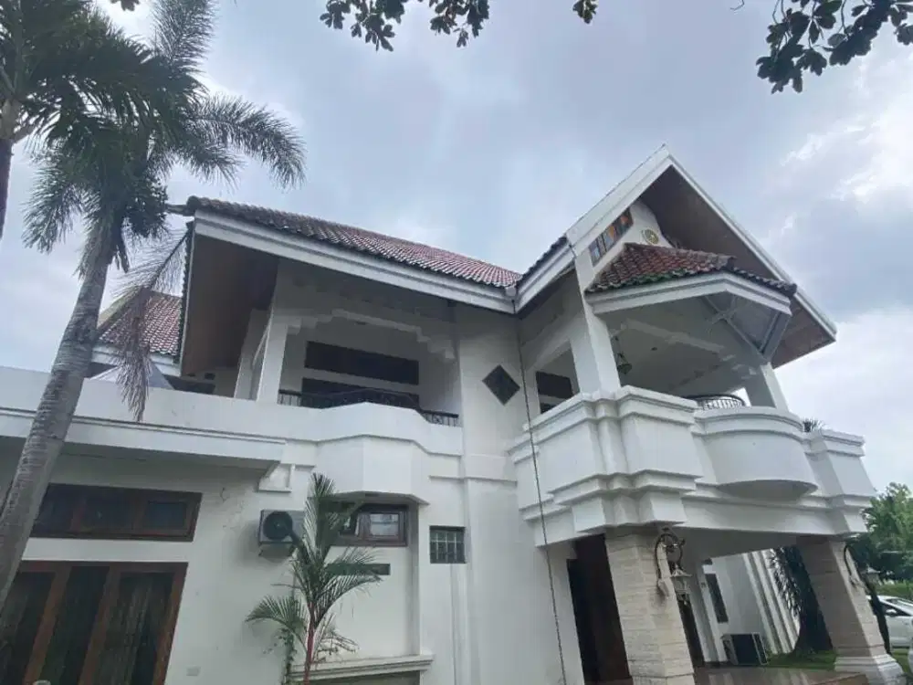 RUMAH MEWAH 2 LANTAI FURNISH