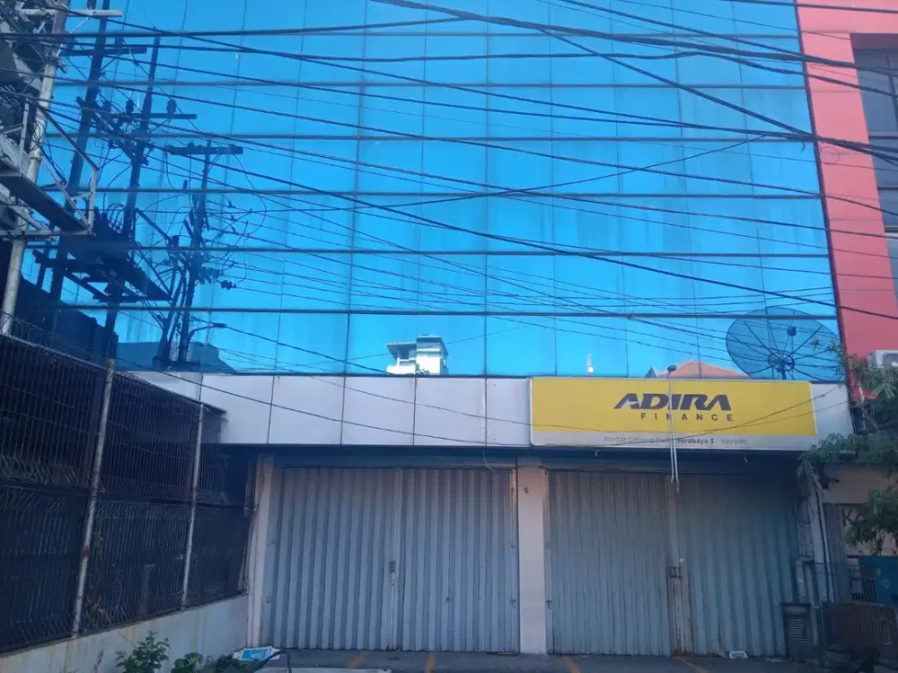 Disewakan Gedung 3 Lantai di Komersial Area Jalan Kayoon, Surabaya Pusat