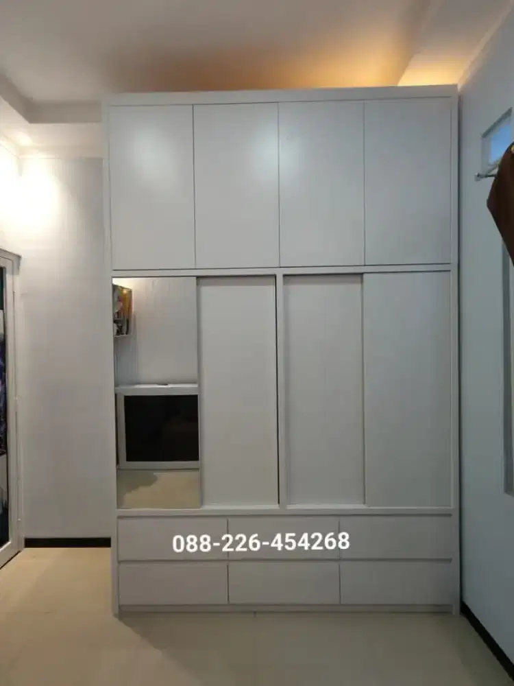 Lemari pakaian custom