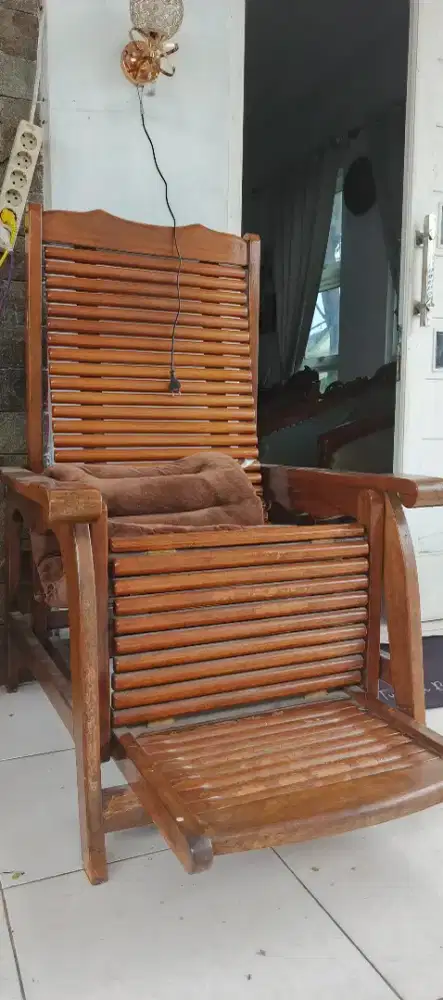 Kursi santau selonjoran