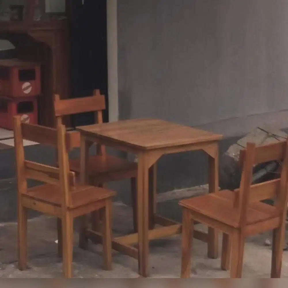 Meja dan bangku cafe warkop