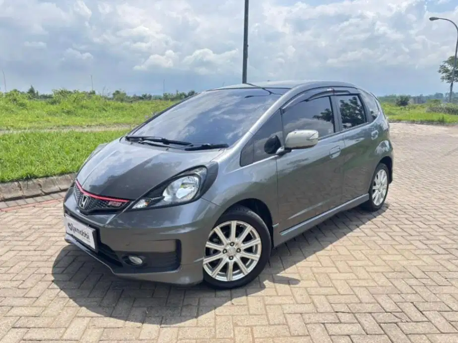 Honda Jazz 1.5 RS Bensin OTOMATIS 2013 WEA