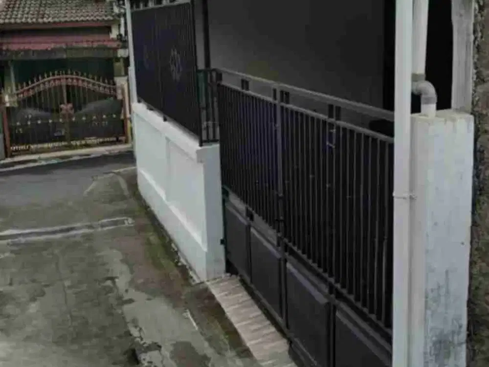 Di jual murah bersih blakang RS Muwardi -UNS -Superindo Jebres.hook