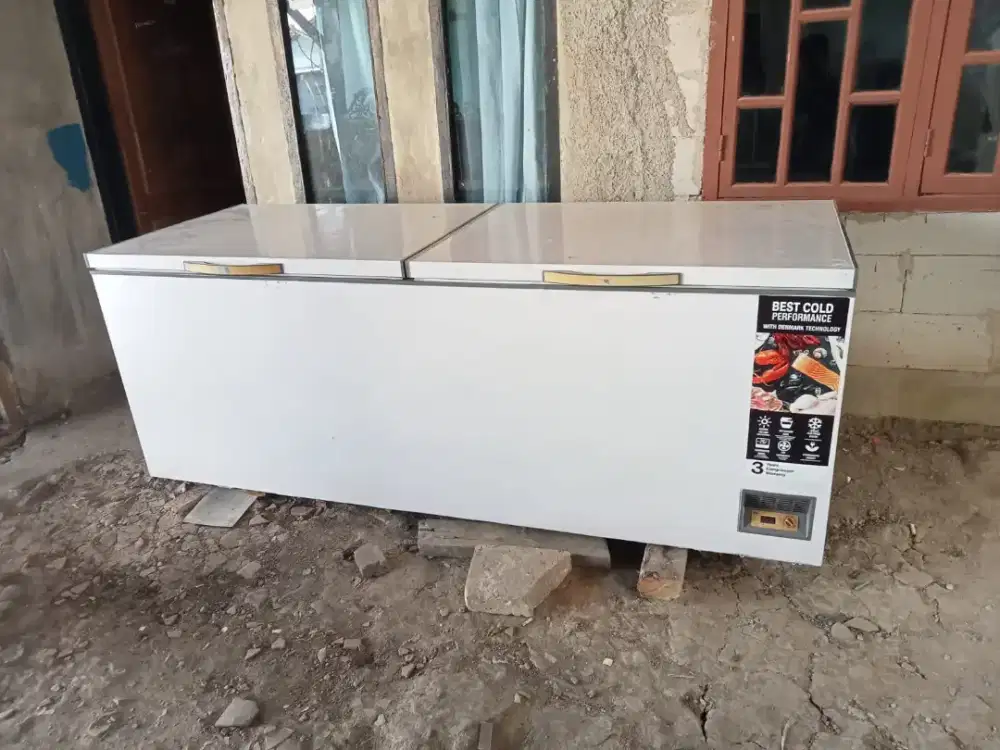 Jual prizer box merk GEA kapasitas 1200 L kondisi normal siap pakai