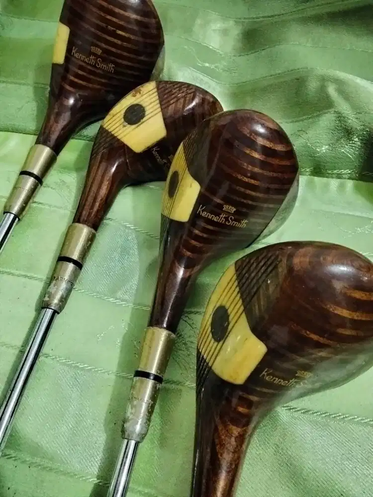 Stik Golf 3 Set – Lengkap, Siap Main, Kondisi Bagus!