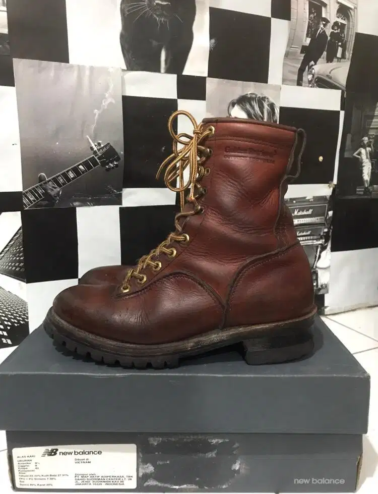 Boot Leather Made In USA model Redwing Iron Ranger outsole Vibram