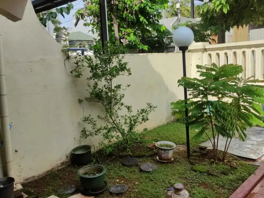 Lokasi strategis .dijual rumah di Pluit Mas, dekat RS Family