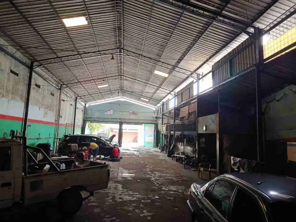 Tempat usaha pinggir jalan raya baki solo strategis