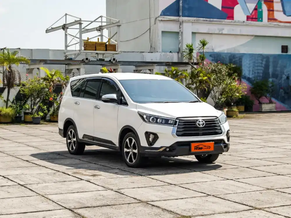 Innova venturer 2.4 At (diesel) putih low km harga terendah