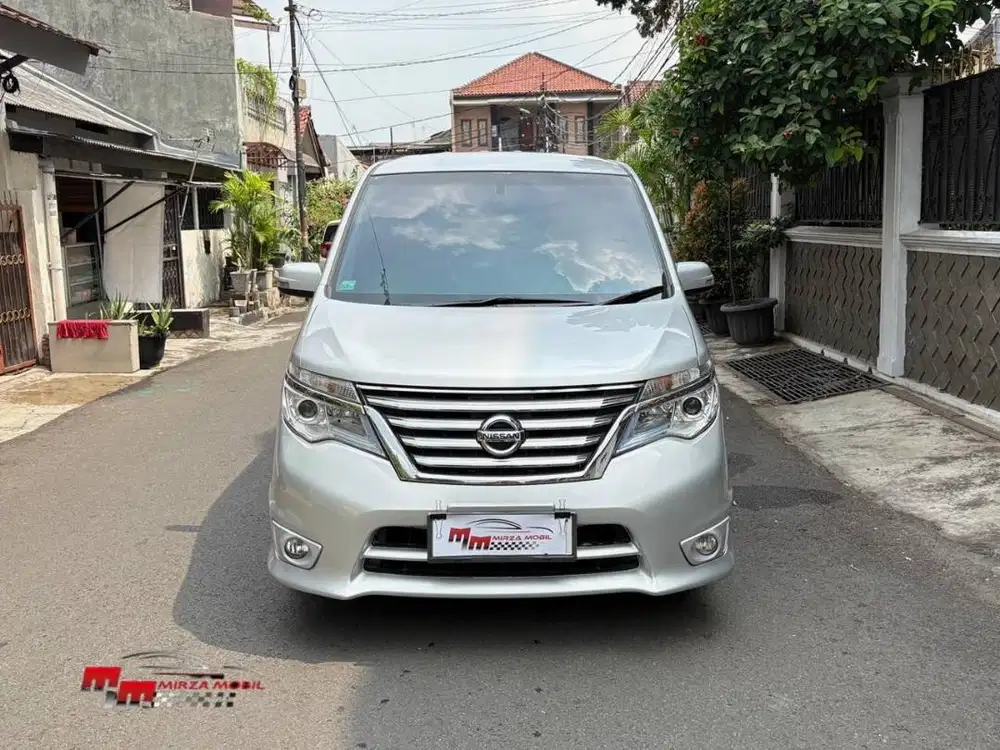 Dp 8 Juta Nissan Serena HWS 2.0 AT 2017 Silver