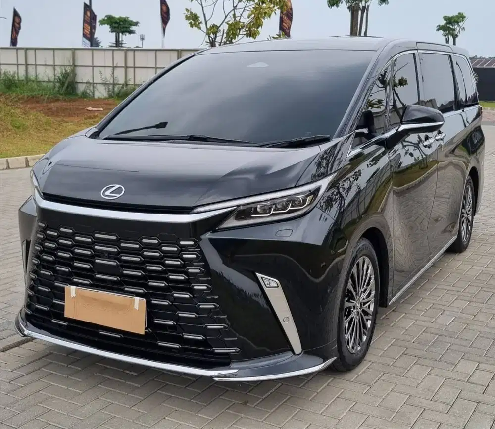 lexus lm350h 2025 km7rb like new