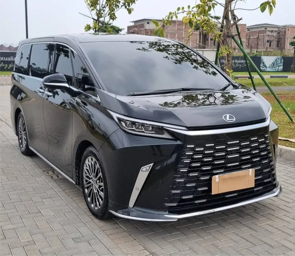 lexus lm350h 2025 km8rb like new