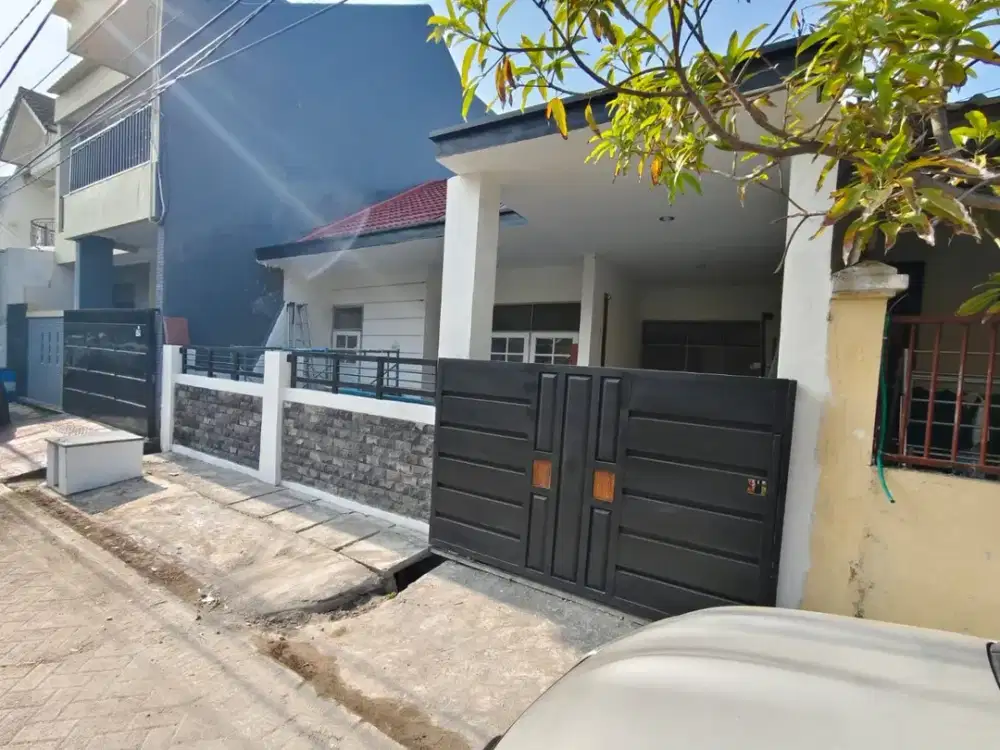 Rungkut  Mapan 900jt an Siap Huni Habis Renovasi. BEST Deal