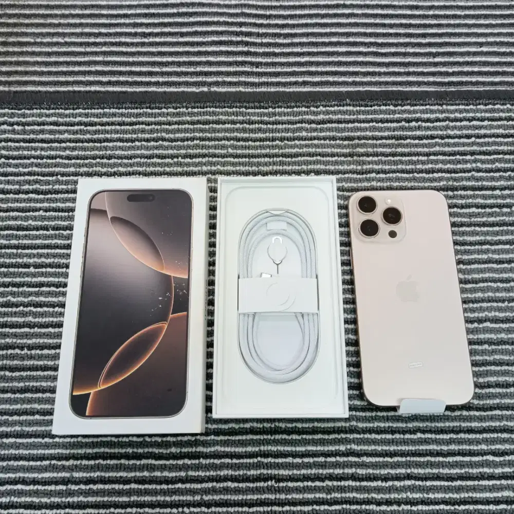 Iphone 16 Pro Max 1TB 99% like new pake 6 Bln grs resmi iBox msh pnjag