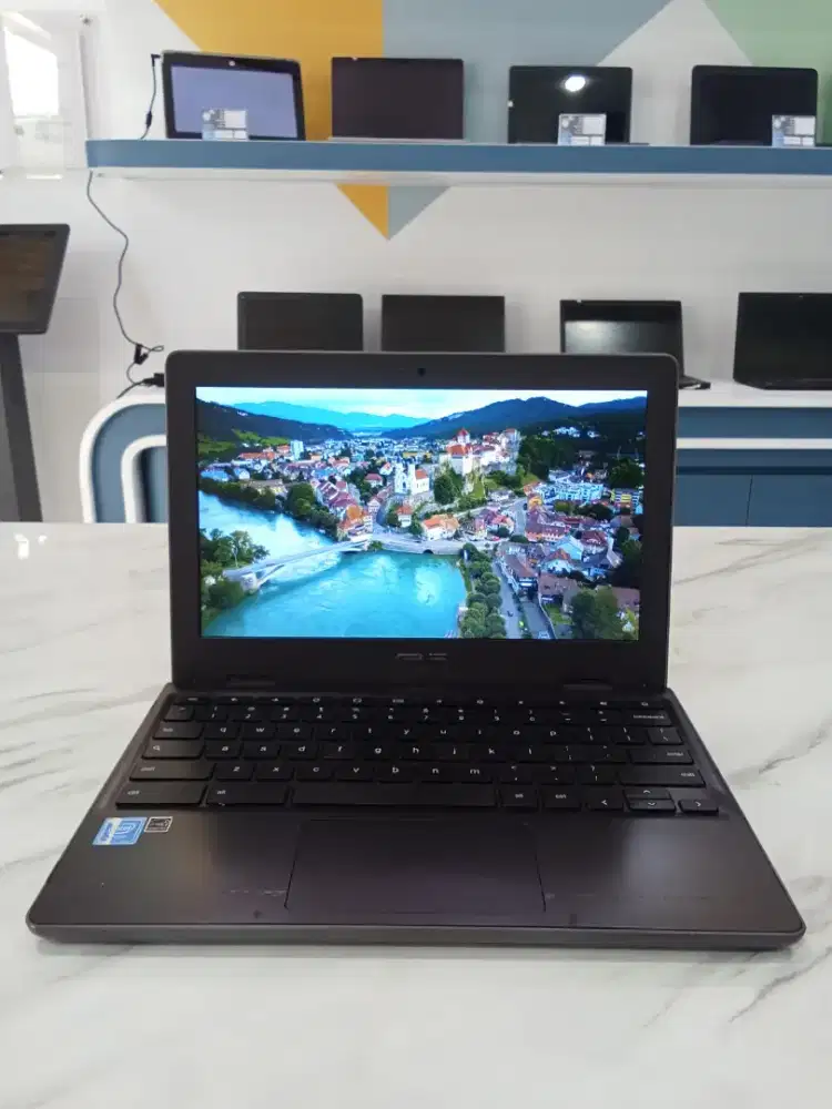 AS03/Laptop Ringan /ASUS Intel 4/SSD/Siap Pakai/Garansi Toko 1 Tahun
‎