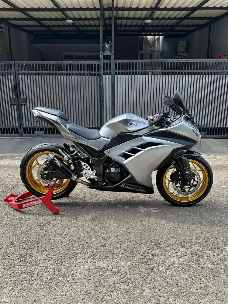 Dijual kawasaki ninja 250 fi 2013 Grey modif