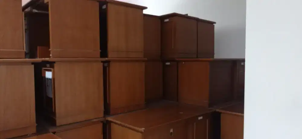MEJA KANTOR BEKAS BERKUALITAS KOKOH BERGARANSI, BISA SATUAN / BORONGAN