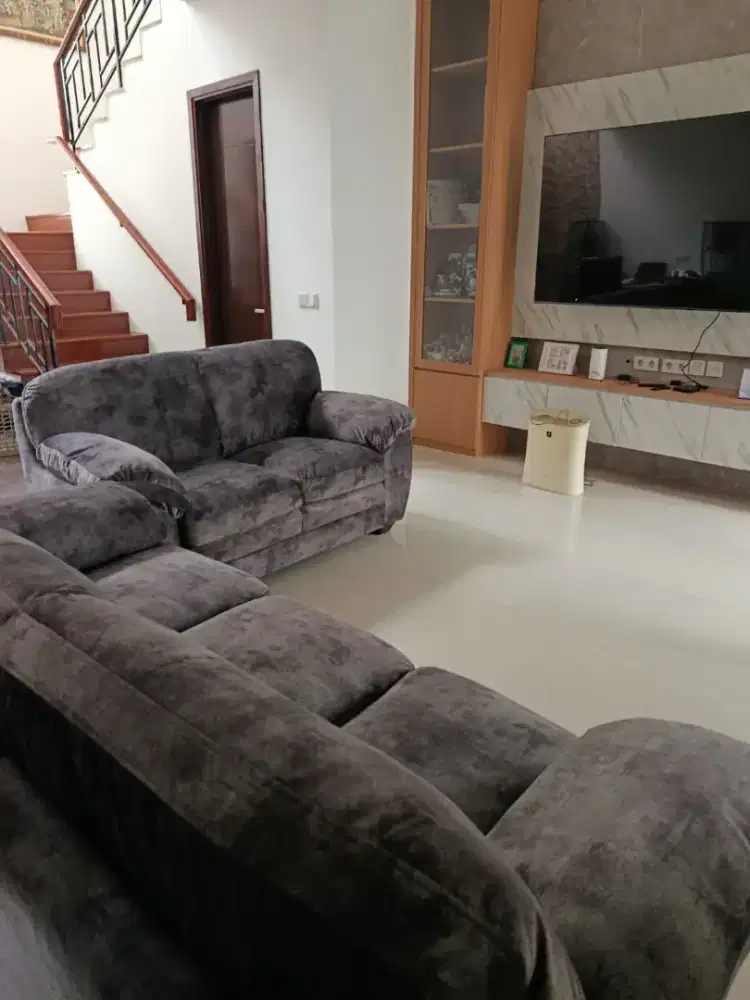Sofa service ganti kulit +tambah busa ganti kaki boleh tanya tanya