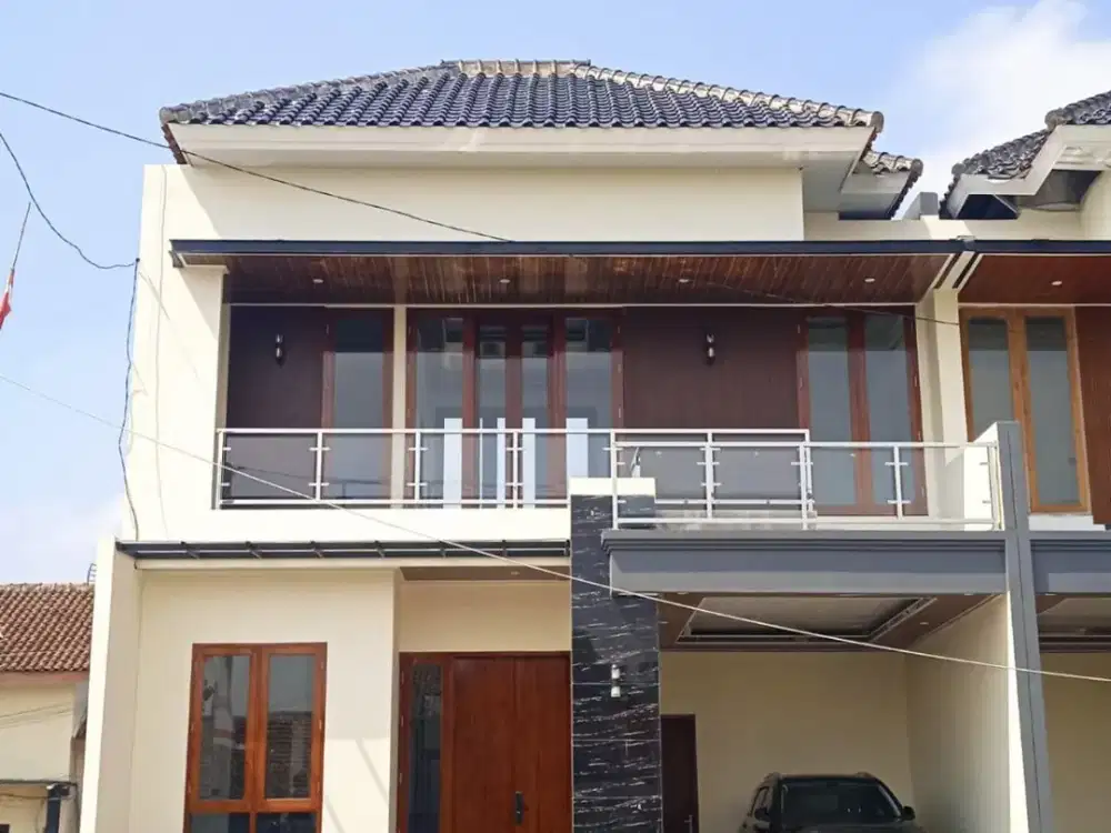 Dijual Cepat Rumah 2 Lantai Lokasi Strategis Di Jombang Jawa Timur