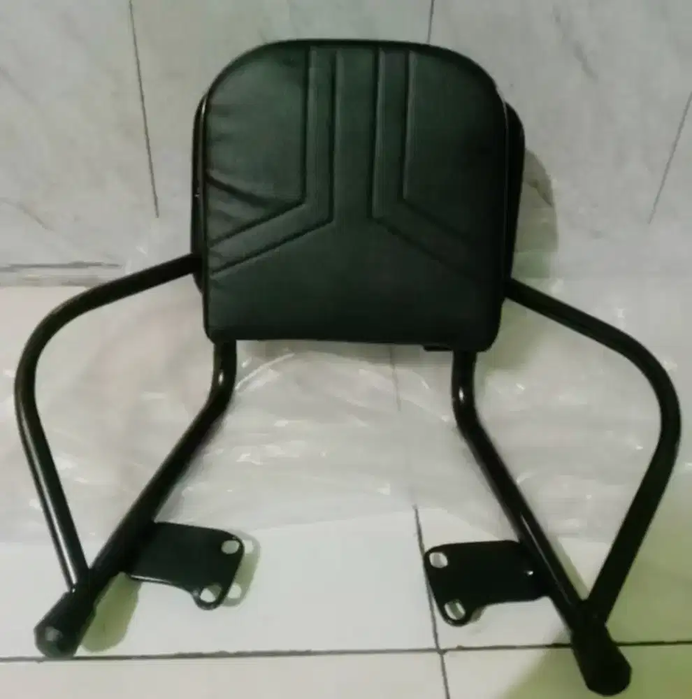 SANDARAN BELAKANG MOTOR