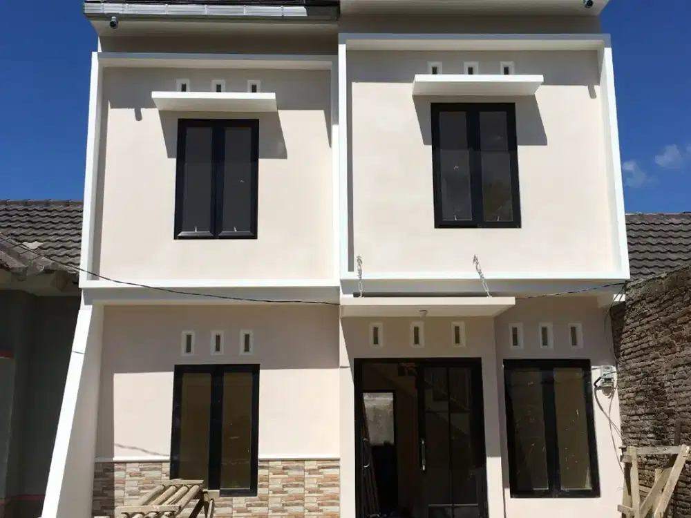 RUMAH BARU BANGUN 2 LANTAI DI ARJOWINANGUN DEKAT GOR KEN AROK KOTA MALANG