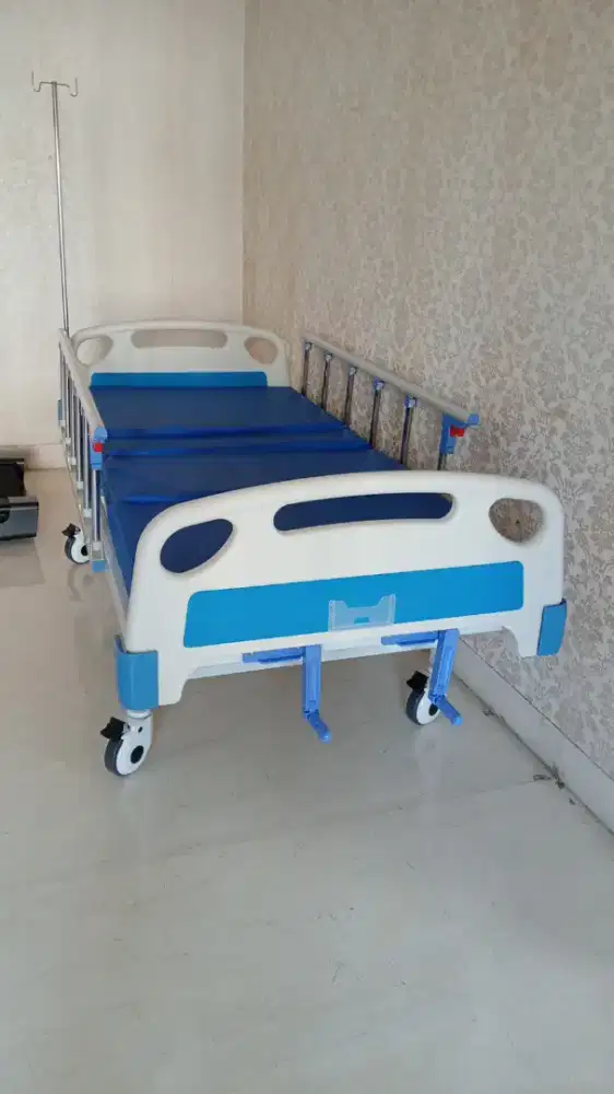 Ranjang pasien 2 engkol abs