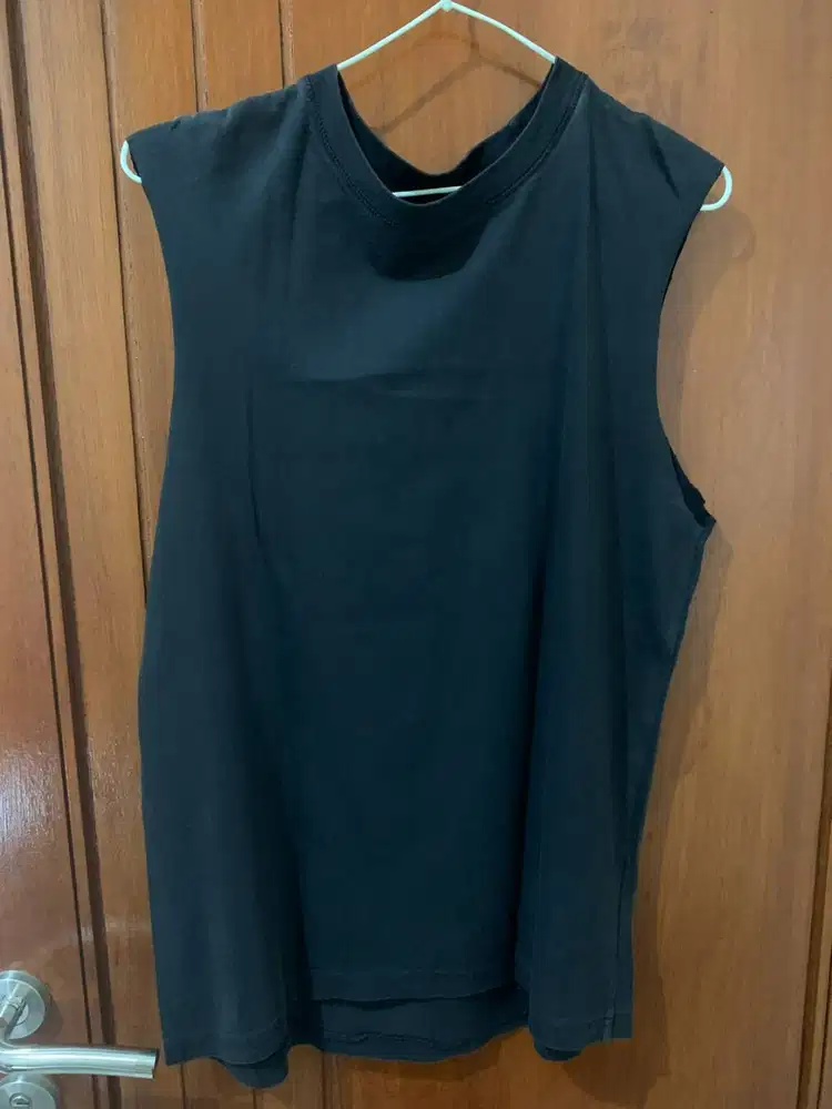 KAOS HITAM POLOS UKURAN L