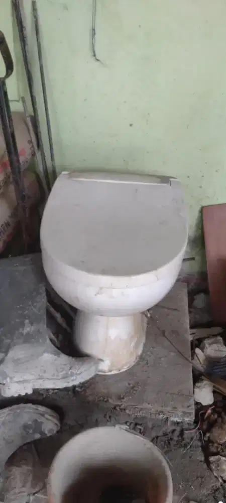 Jual BTH Jual Murh KLOSET TOILET DUDUK LNGKP KONDISI MSH BGS