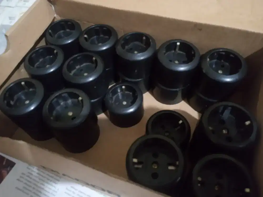 Take all borongan stop kontak bulat hitam tempel