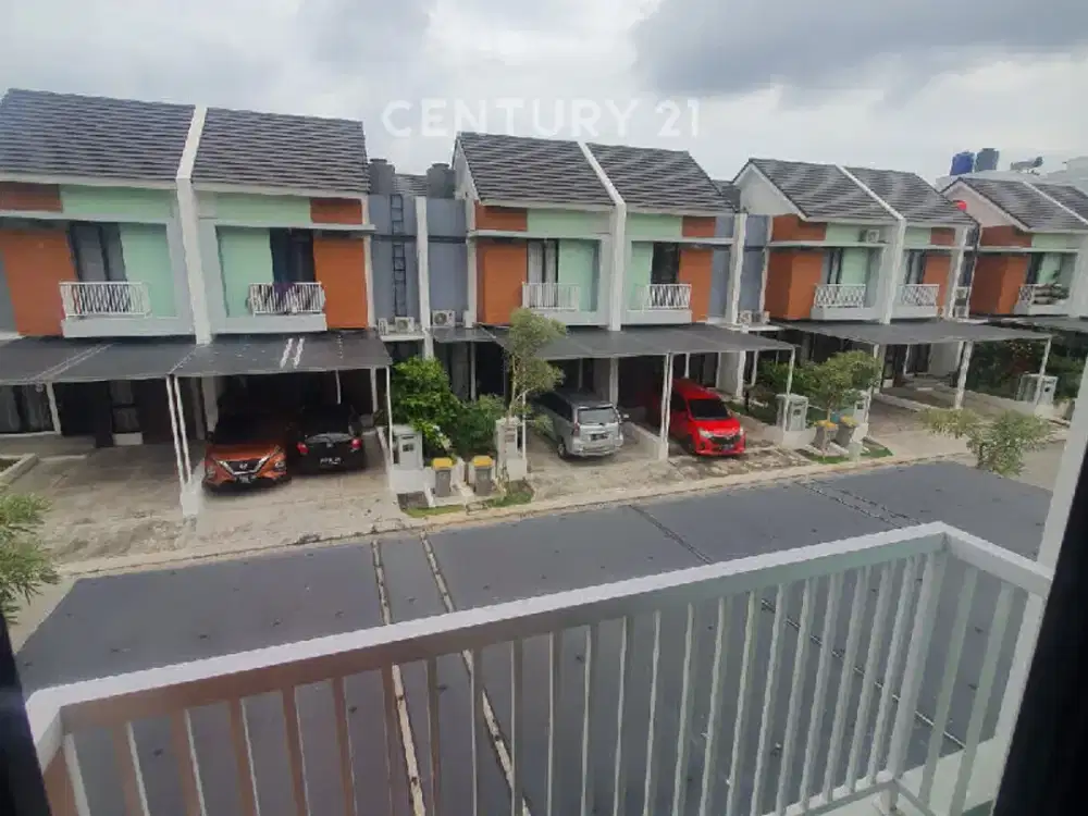 Rumah Cantik Dan Terawat. View Danau Dan Nyaman