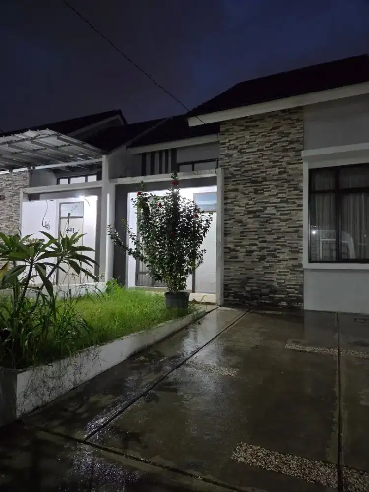 Disewakan rmh semi furnish dibukit cimanggu akses toll&statsiun 10 mnt