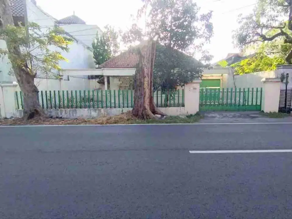 Tanah Bonus Bangunan Strategis Dekat GOR Manahan