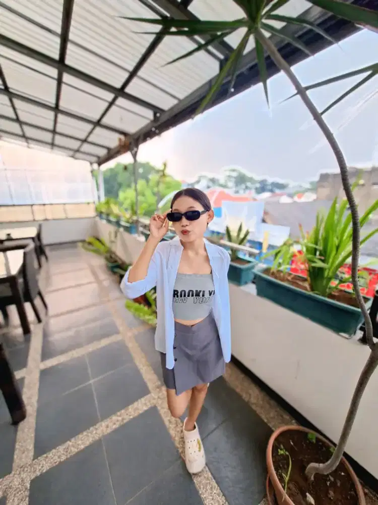 Punya pengalaman di bidang admin, pegadaian, dan host live