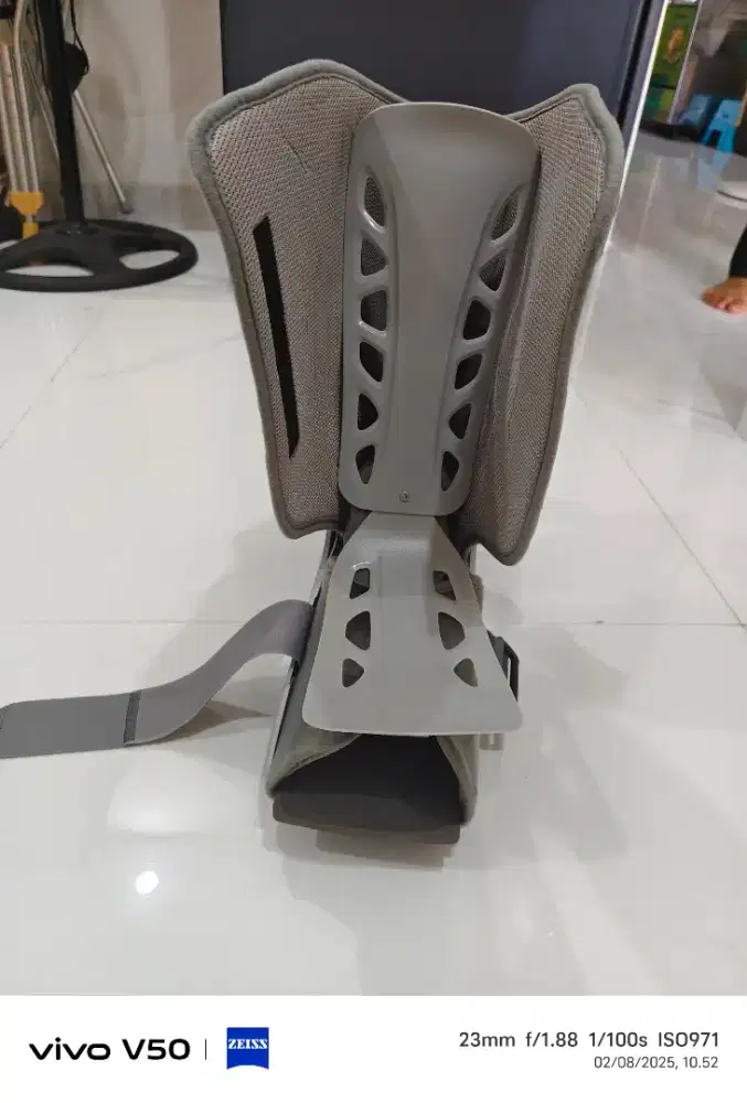 Sepatu air walk untuk patah tulang