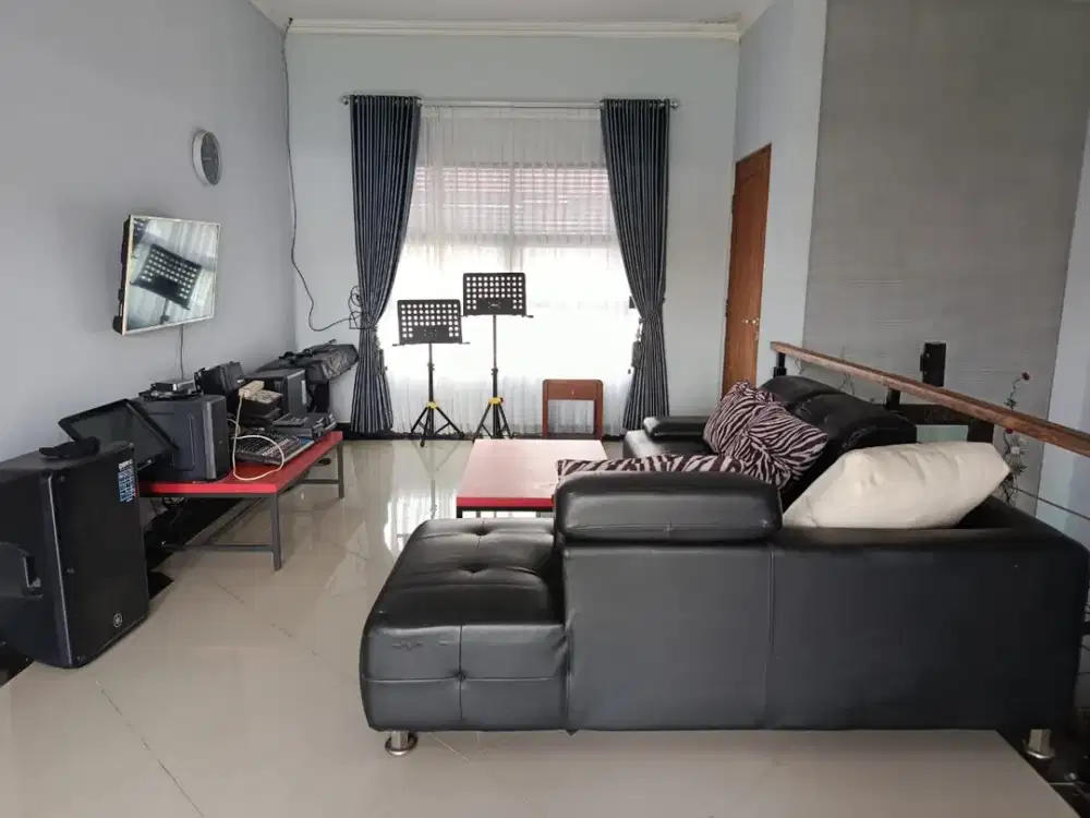 dijual rumah mewah dalam perumahan one gate system, dekat RS UGM jombor