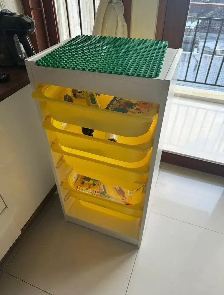 Rak penyimpanan trofast tinggi