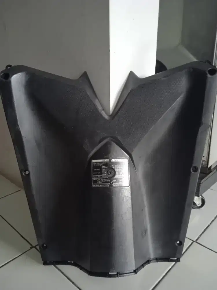 BODY KASAR ORIGINAL VARIO KZR  ( COVER INNER LOWER )
