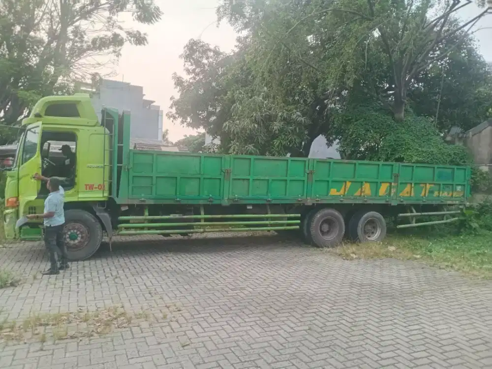 Truk Hino 6x2 FL235JW 2019 Bak long 9,7m istimewa