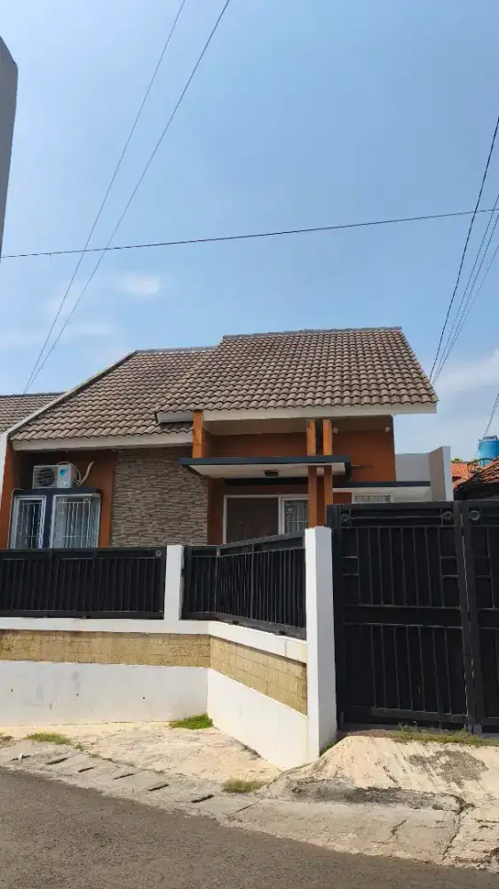 Disewakan/dijual rumah strategis munjul cibubur