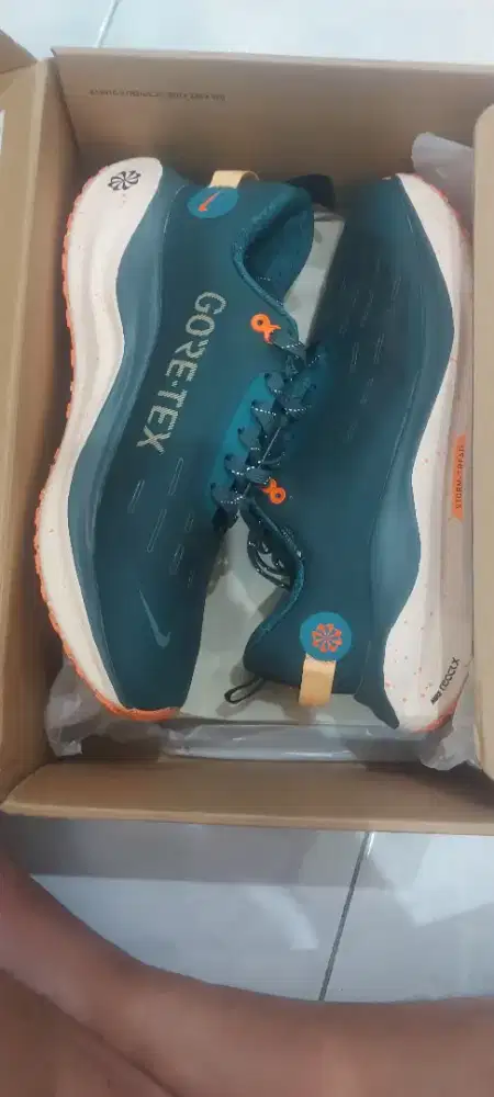 nike reactx infinity run 4 GTX
(Deep jungle total orange)
Size 42