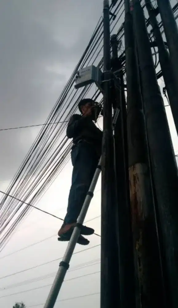 Teknisi berpengalaman OLT Splicing Mikrotik LAN RT RW net