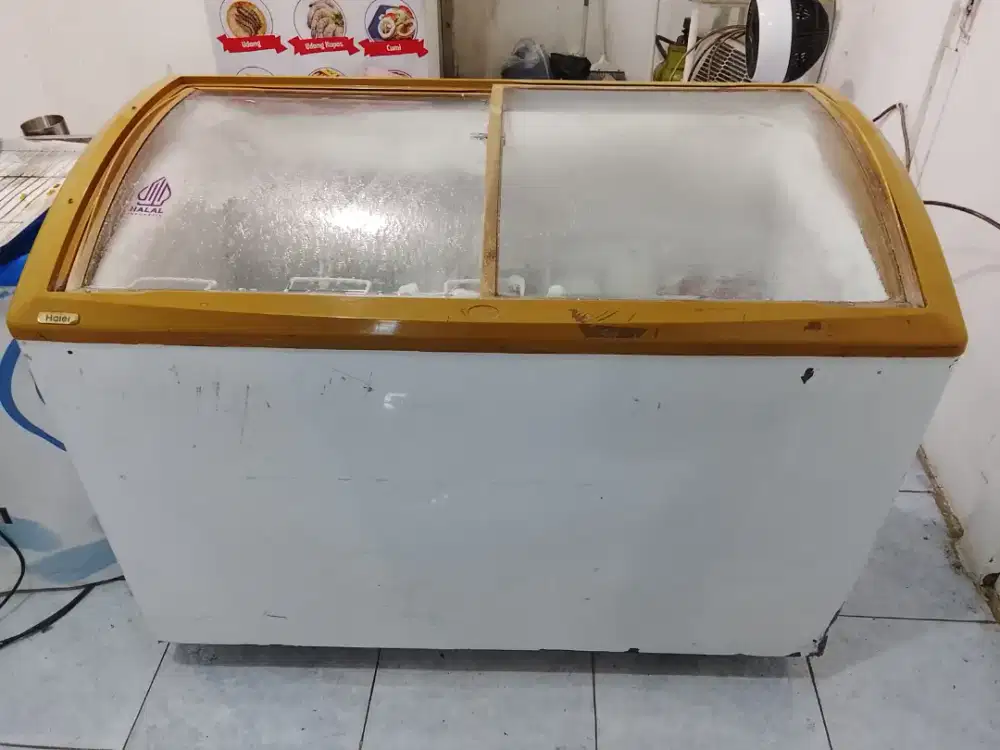 Jual cepat freezer Haier 330 L second siap pakai