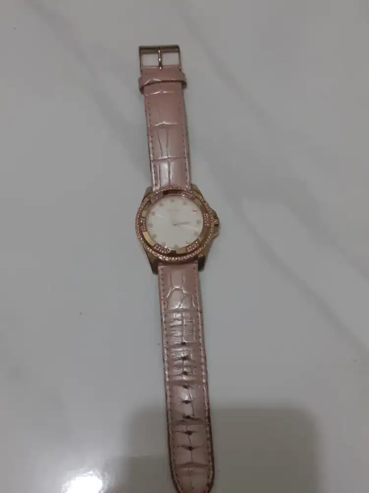 Jam Tangan Wanita GUESS