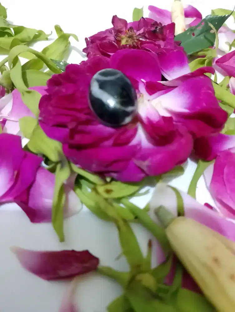 Batu M Ghumuk Rhayut