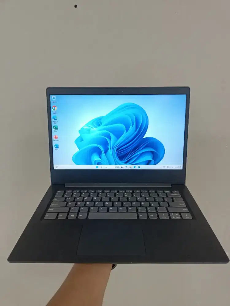 Laptop lenovo Amd Athlon Gold Ram 8 GB Ssd 256 GB Hdd 320 GB Vga 2 GB