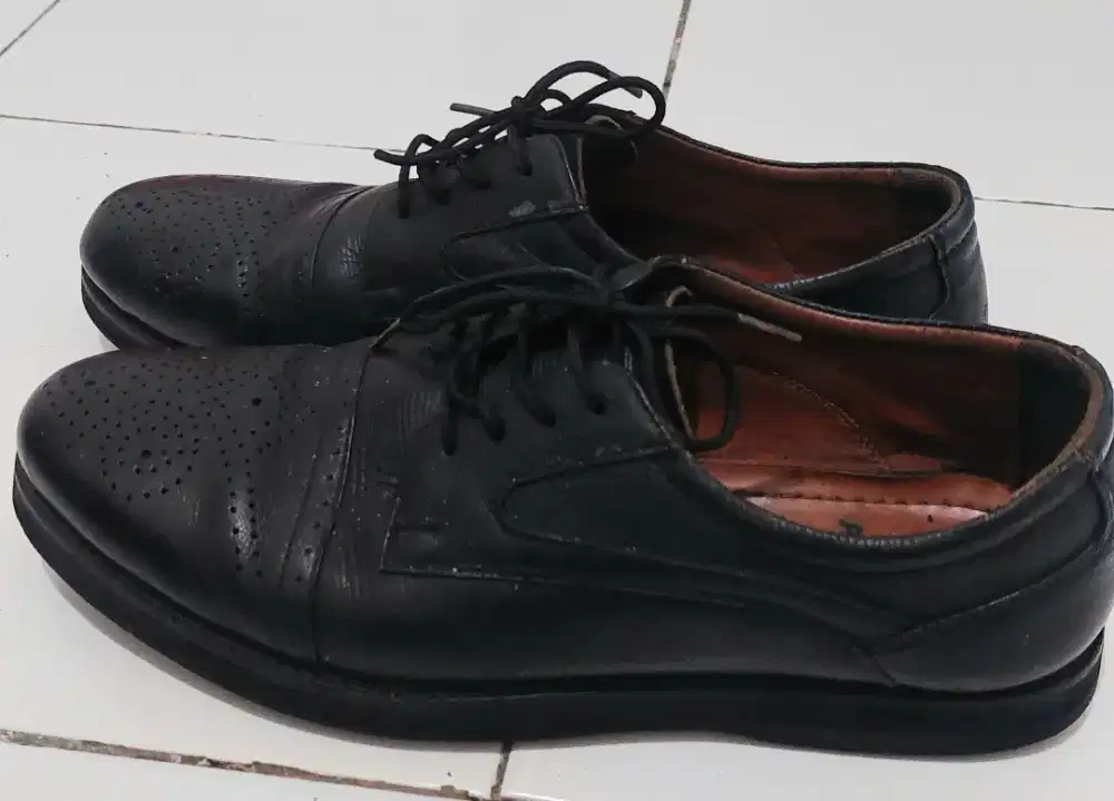 Sepatu aigner original