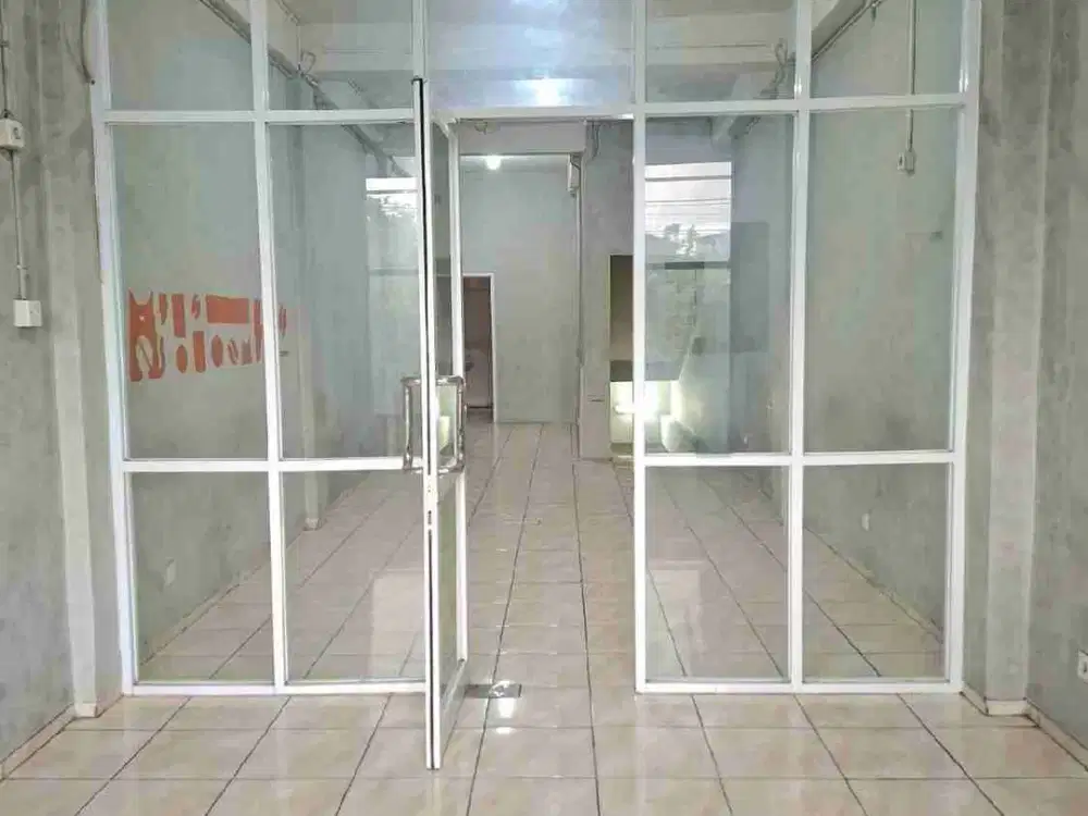 Disewakan Ruko 3,5 lantai Siap huni Nol Jalan Raya Putro Agung